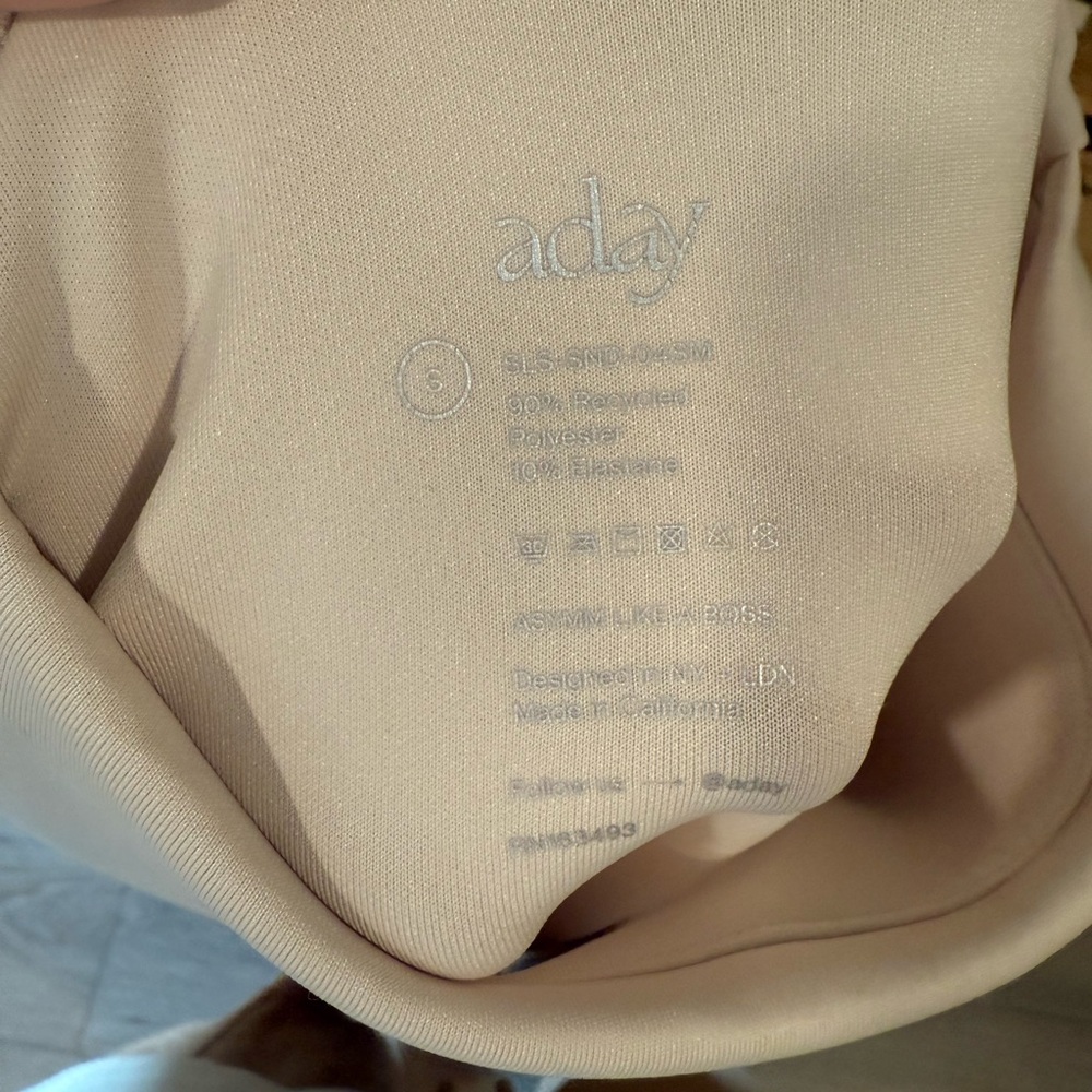 Aday Like a Boss Pullover - Picture 9 of 9